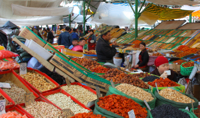 Osh_Bazaar_in_Bishkek,_Kyrgyzstan-_dried_fruits_an.jpg