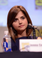 jenna-louise-coleman-at-doctor-who-panel-at-comic.jpg