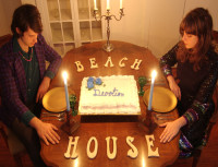 Beach+House+cake.png