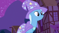 Trixie_and_apologetic_S3E5.png